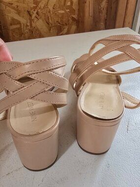 Nine west nude ankle strap block heel sandals - size 7.5